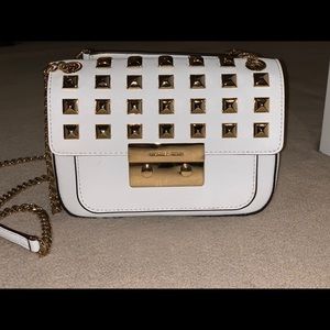 White studded Michael kors purse !! Like new